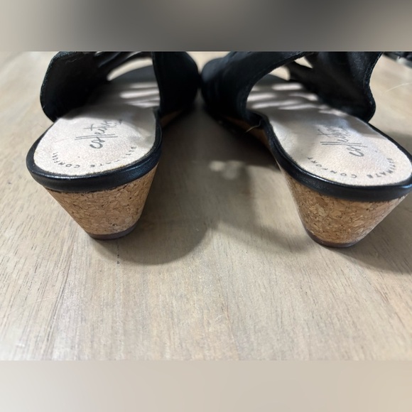 Clarks Black Abagail Sling size 8 gently used - Picture 6 of 8